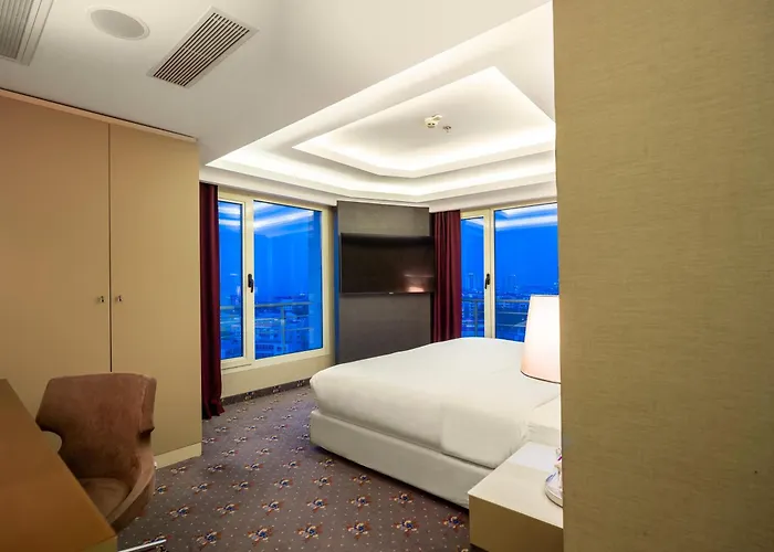 Superior King Room